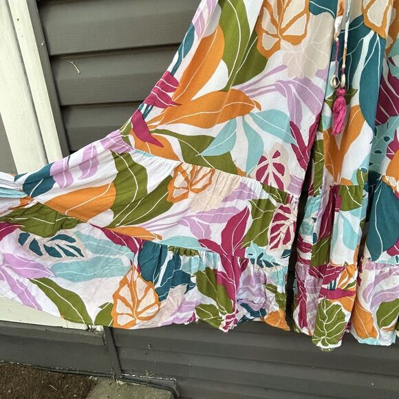 True Destinations Crop Wide Ruffle Leg Pants Size Medium Tropical Print Pull On - Picture 4 of 13